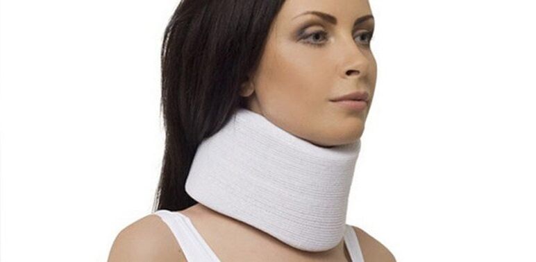 Shants collar immobilizes vertebrae during exacerbation of cervical osteochondrosis